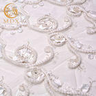 Schweres weißes Blumenspitze-Luxusmaterial der Spitze-Gewebe-3D 1 Yard mit Bergkristallen