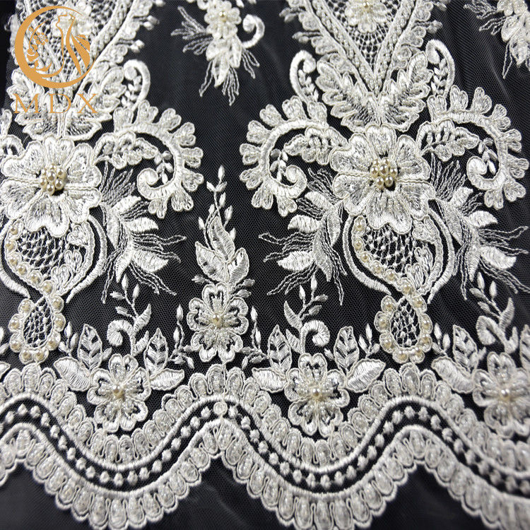 Polyester-weiße Spitze-Gewebe-perlenbesetzte gestickte Luxusspitze 1 Yard-20% für Kleid